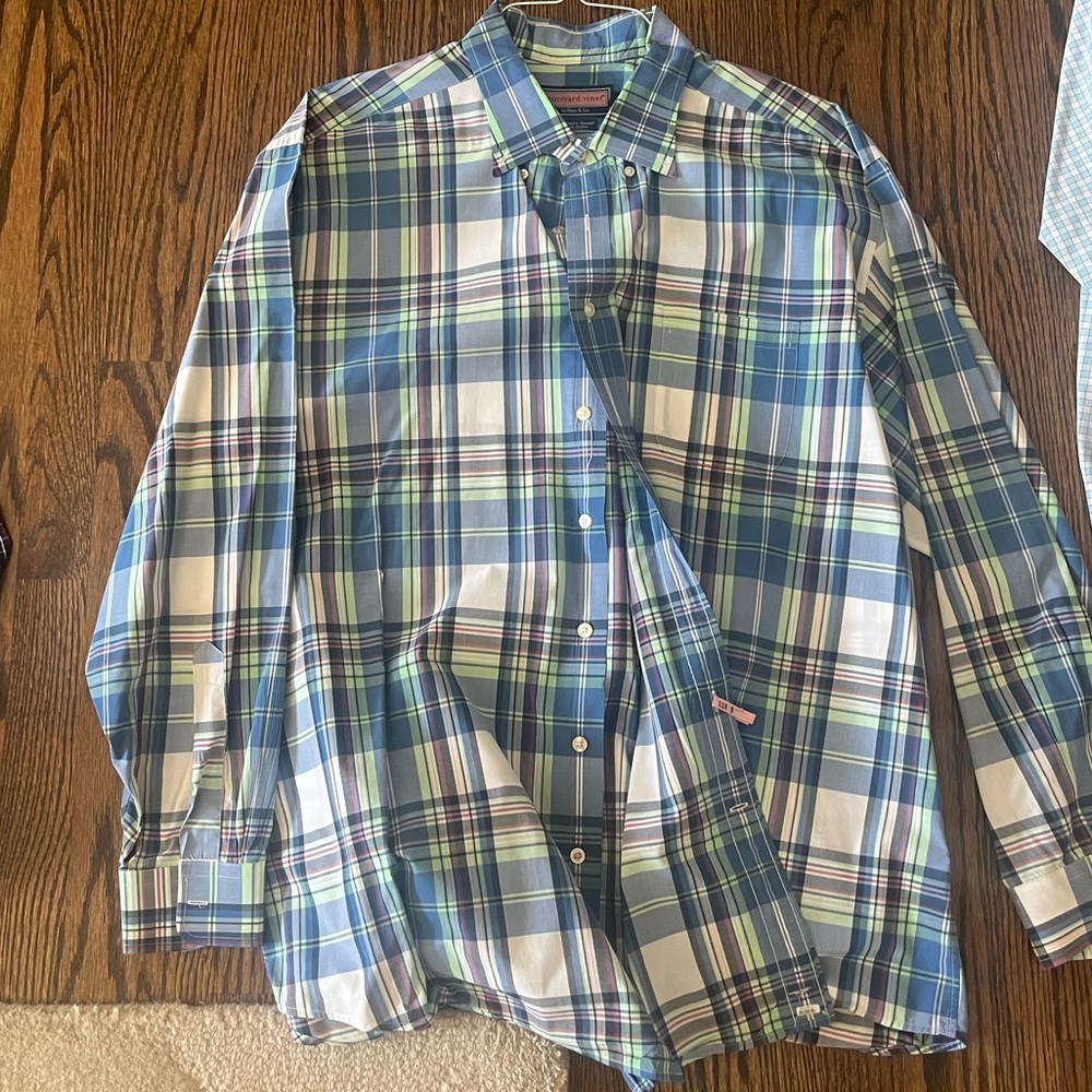 Men’s Vinyard Vines Dress Shirt